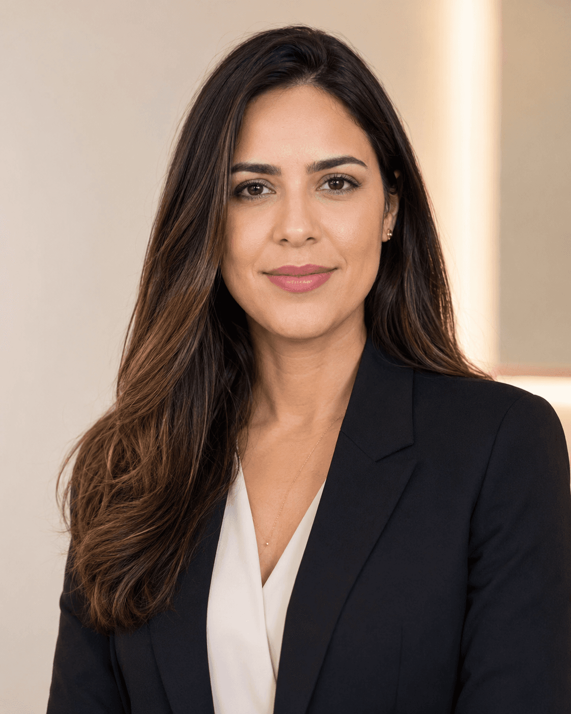 Retrato demonstrativo da Dra. Clara Almeida, persona ficticia da landing juridica